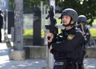 Erschießung eines bewaffneten Mannes durch die Polizei vor dem israelischen Konsulat in München news-05092024-131052