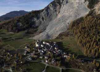 Schweizer Bergdorf von Schuttmassen bedroht: Evakuierung droht news-10112024-043213