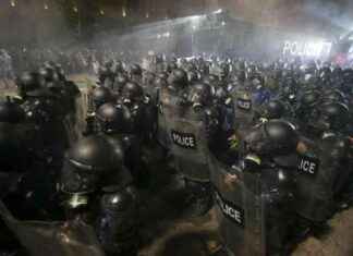 Georgien: Polizei setzt Wasserwerfer gegen Protestierende ein news-30112024-052612