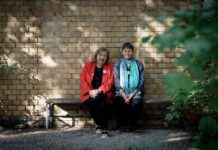 Kampf gegen Rechts: Omas zeigen Mut und Engagement kampf-gegen-rechts-omas-zeigen-mut-und-engagement